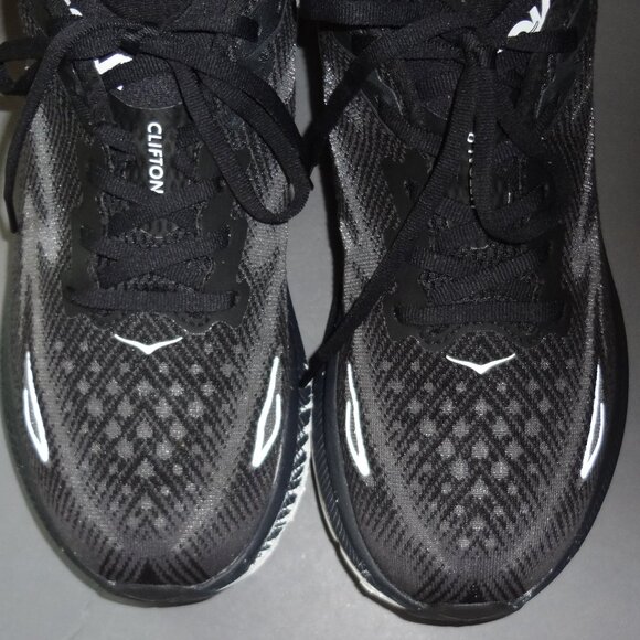 SIZE 8.5. HOKA One One Clifton 9 athletic sneakers shoes. - Picture 4 of 16